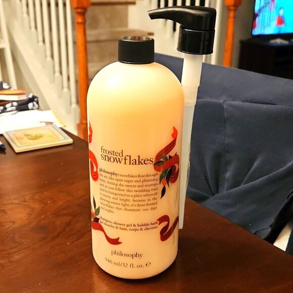 Philosophy "Frosted Snowflakes" 3-in-1 Shower Gel Holiday Edition 32oz NEW! - Picture 1 of 7